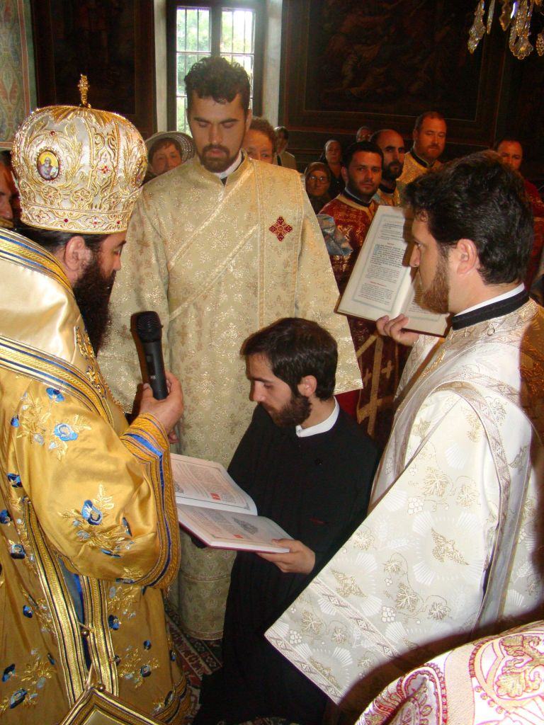 Credincioși la hramul parohiei, 2009